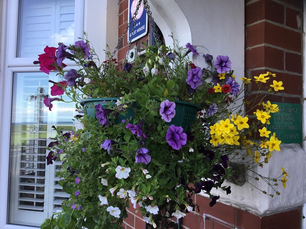 Cara Guesthouse Whitley Bay Eksteriør billede