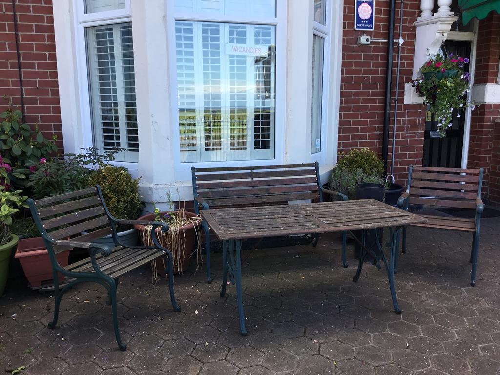 Cara Guesthouse Whitley Bay Eksteriør billede